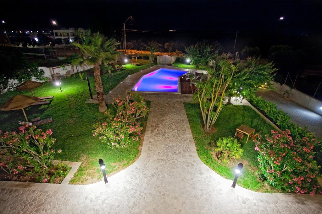 Aia Grande Bed and Breakfast Uggiano La Chiesa Εξωτερικό φωτογραφία